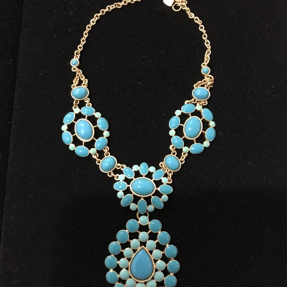 Stella & Dot Turquoise Colored Necklace